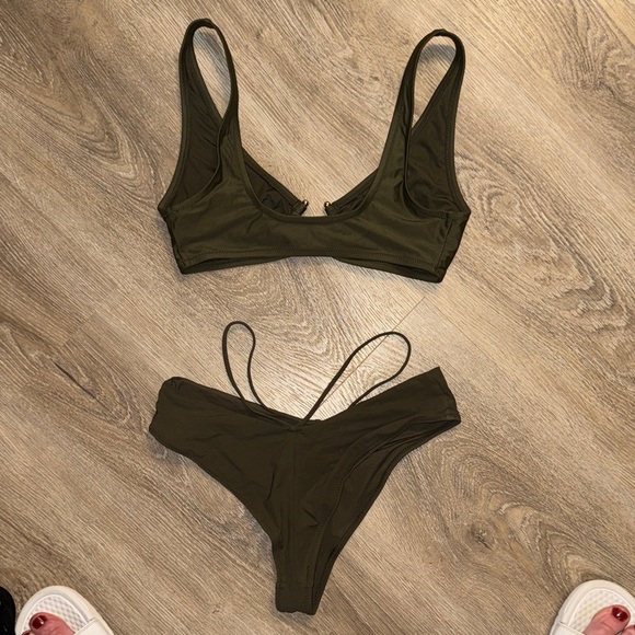 H&M- Olive Green Women's Swimwear Set- top size 6- bottom size 4 - Picture 2 of 5